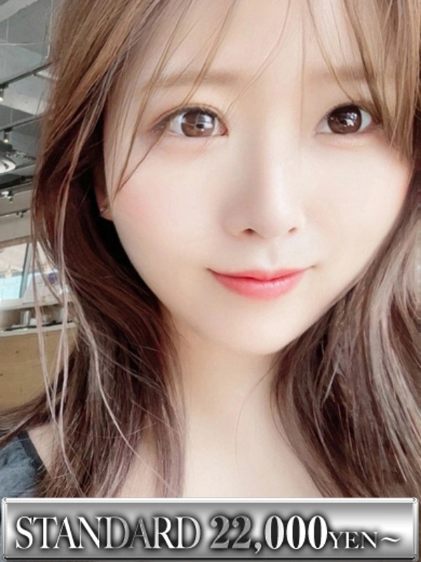 新人・まりな