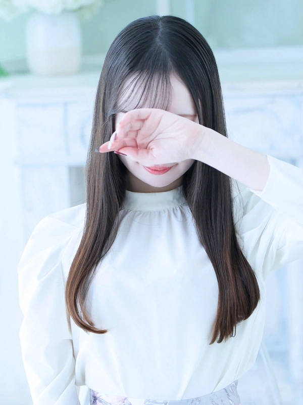 新人・優乃(ユノ)