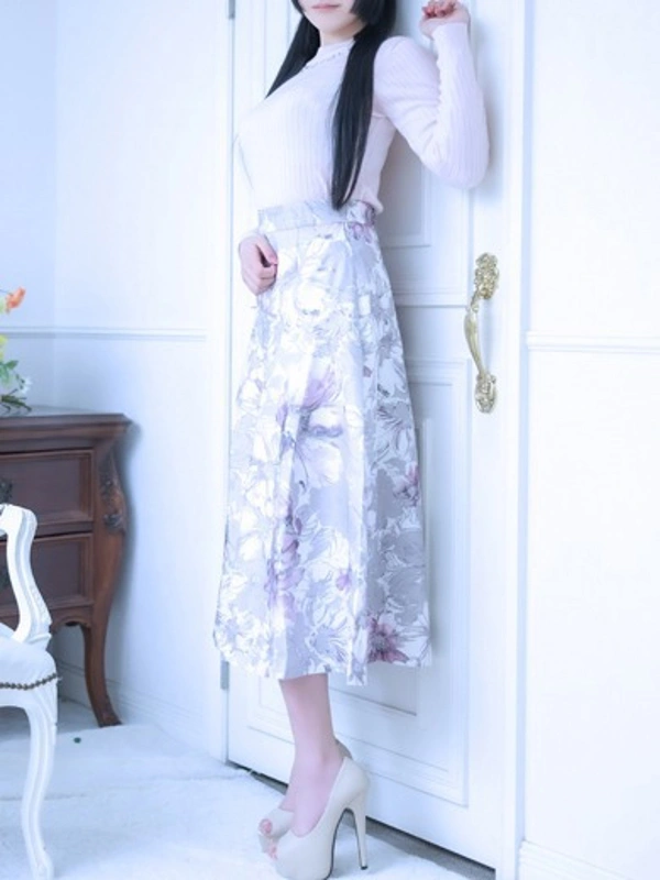 新人・真里(マリ)