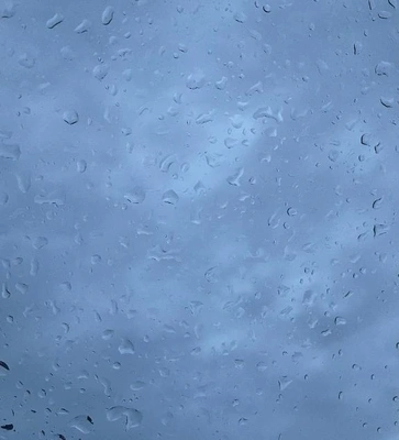 雨降ってきちゃったね🥺