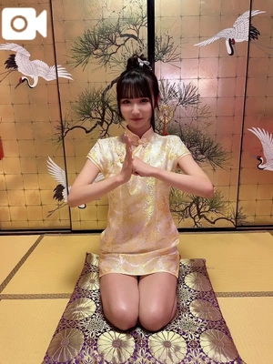 チャイナポーズ?