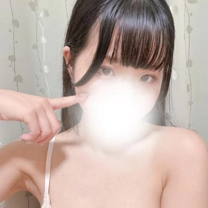 ちっちゃいお口で🩷