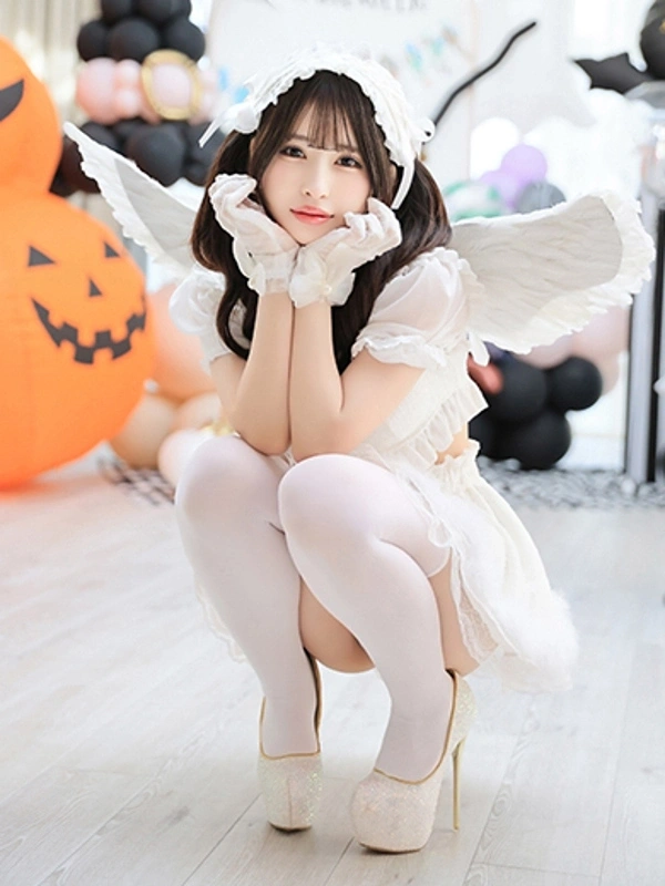 つきこ