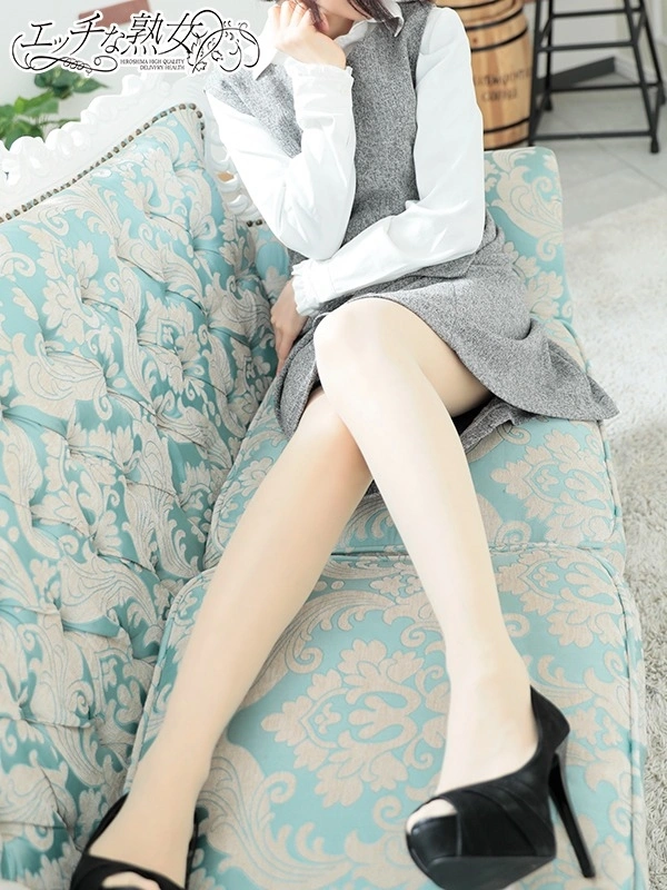 新人 綾(あや)