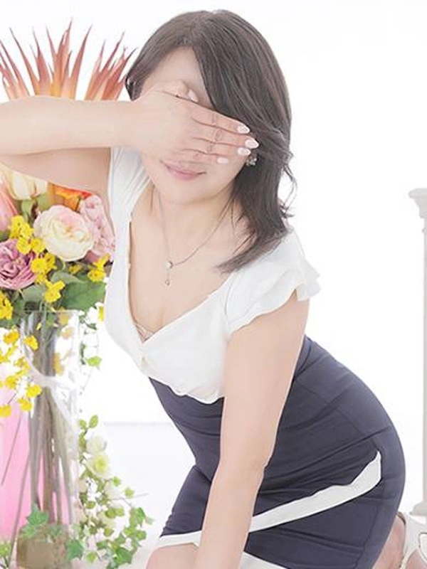 瀬名　麻衣子