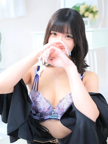 思わず守ってあげたくなる愛され美少女☆