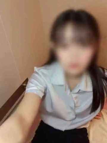 スタイル抜群とても可愛いのに不思議ちゃん系美女!