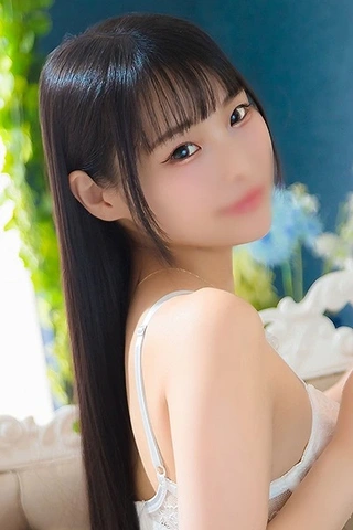 清楚系☆艶々黒髪ロングヘアーの似合う【紬】さんのご紹介です♪