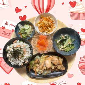 今朝の朝ご飯。もぐもぐ...