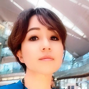 逃げる
