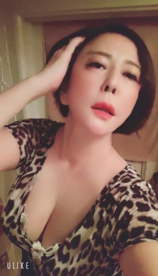 ??ねぇ…こっち見て…???