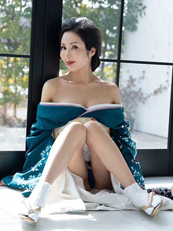 白鳥麗子