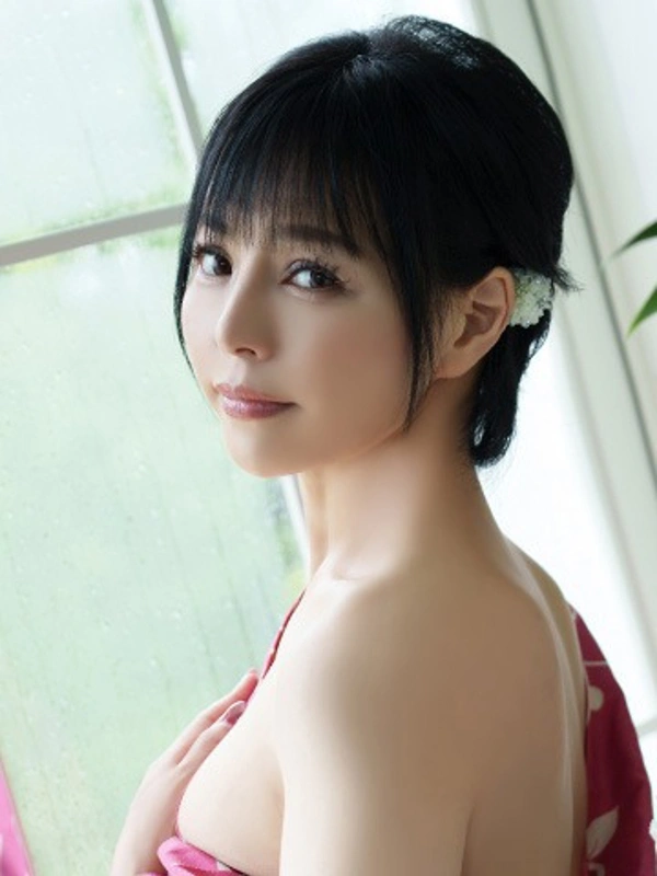 白雪由夏