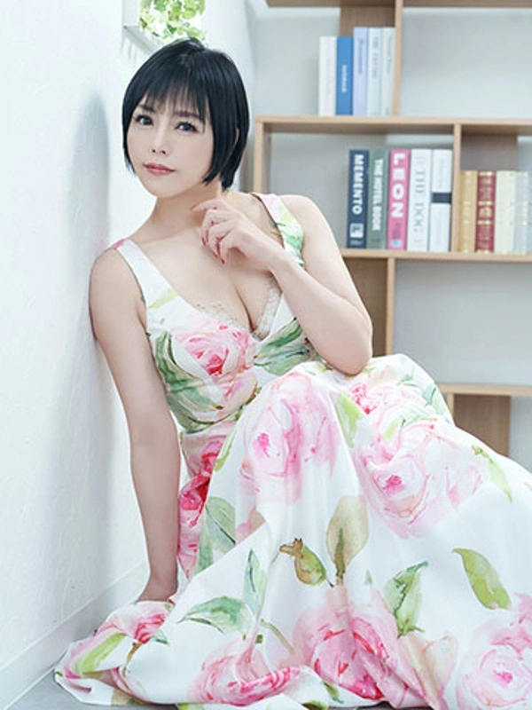 白雪由夏