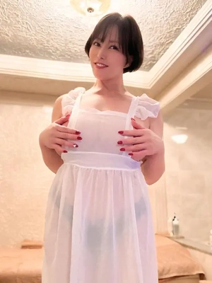 裸にエプロン