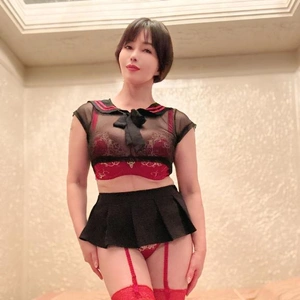 大人なセーラー服