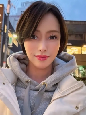 髪を切りました