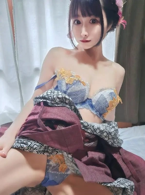 温泉の浴衣、はだけちゃった?