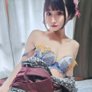 温泉の浴衣、はだけちゃった?
