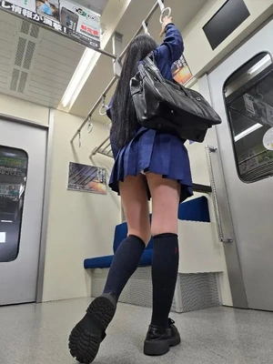 おはようございます?電車に乗って