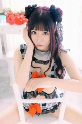 お団子ヘアはお好き?