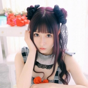 お団子ヘアはお好き？