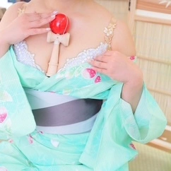 信じるこころに咲く花と  思い出の花を集めたら  あなたの為に花束にして贈りたい
