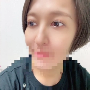 大きい愛情で そっと支えて 恋は随分燃えてる こんなに誰か思うの 初めてね