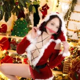 ✧*｡🎄𝐌𝐞𝐫𝐫𝐲𝐂𝐡𝐫𝐢𝐬𝐭𝐦𝐚𝐬🎄✧*｡ちょっと恥ずかしい？？？熟女サンタが通ります。トナカイを飼っていなので…❤️