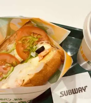 SUBWAYでは寂しさトッピングでかぶりつくのが熟女です❤️