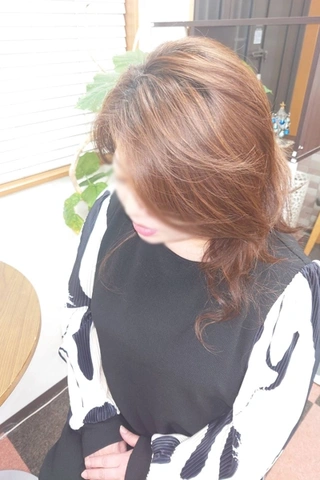 誰からも愛される新人サン・乱れたい巨乳美妻