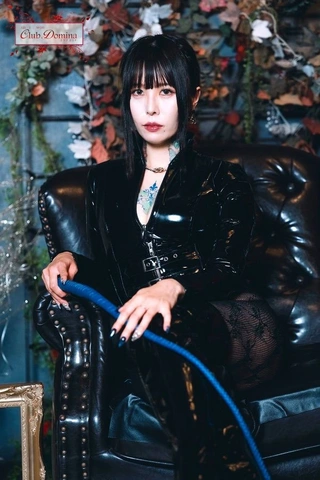 凰花女王様・黄金・リンチ・フェチプレイがお得意です!