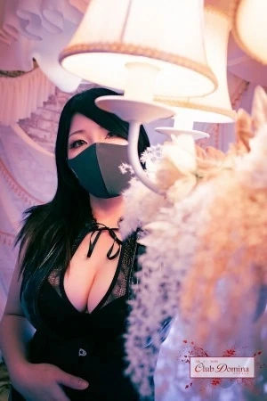 色白美形の小夜女王様!アナル開発・ペニスバンドが大変お得意です。