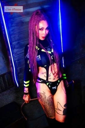 本当の快楽と解放を。美形長身女王様です！みずき女王様★