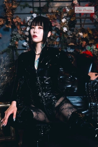 凰花女王様・黄金・リンチ・フェチプレイがお得意です！