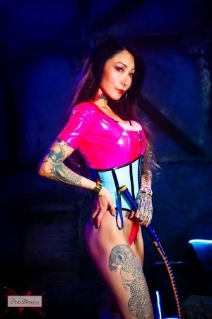 本当の快楽と解放を。美形長身女王様です！みずき女王様★