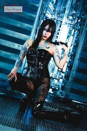 凰花女王様・黄金・リンチ・フェチプレイがお得意です！