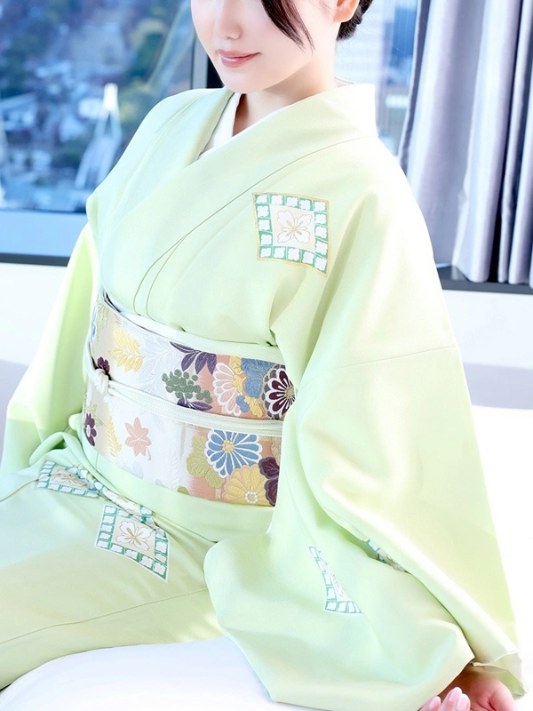 紫 エリー