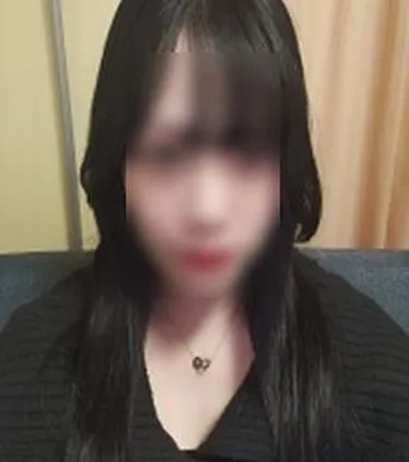 清楚で素直な透明感のある、スリムでスタイル抜群の美人若奥様のはるさん