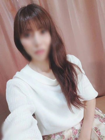 卓越したサービスと誠実さと気品さを合わせ持つ謙虚な超スレンダー美脚美形奥様の美香