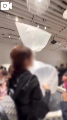 ゴミはゴミ箱に入れましょう😂👍(声あり)