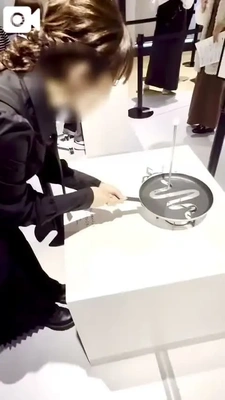 棒にフライパンが当ると...『あ』ばっかり言うの