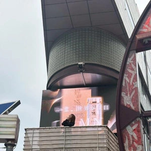 気温はそうでもないけど、ジメジメするね〜🫩🫩