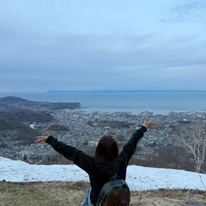 今日暑くなるから半袖を着てみたよ😇✊