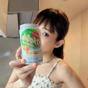 今日は二品作るから気合いを入れるためにお酒を飲むルイ👍