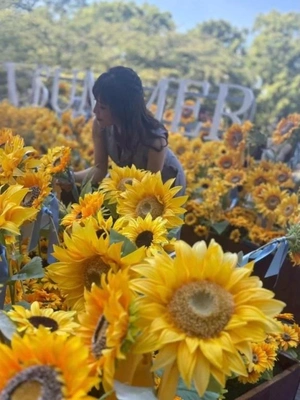 作り物の向日葵🌻の方が人が多かった。
