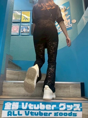 1万歩生活始めてから靴下とスニーカーの消費が早いの😂