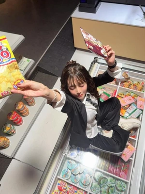 はい！お菓子あげる😇😇