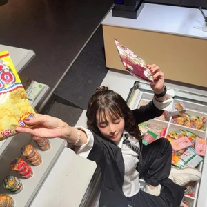 はい！お菓子あげる😇😇