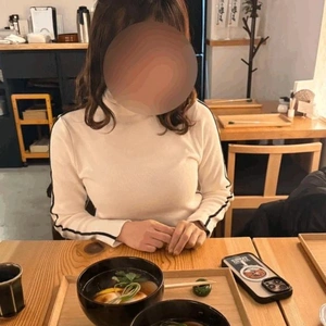 歯科終わっておひるごはん。多分1番好きな食べものなに？